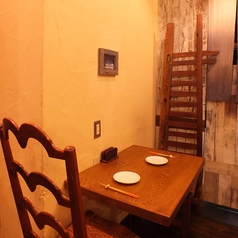 2名様用テーブル席★2人だけの空間を演出することが可能。デートなどにおすすめ!