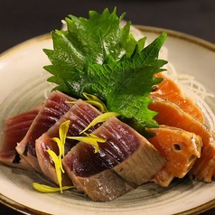 鮮魚二種の藁焼き盛り合わせ（ハーフ）