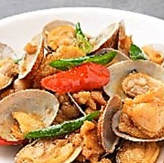 鶏肉とアサリの青唐辛子炒め