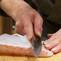 日ごとの食材を店主が目利き。いつ訪れても楽しめる味。