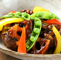 季節の食材を活かした創作料理などが楽しめます。