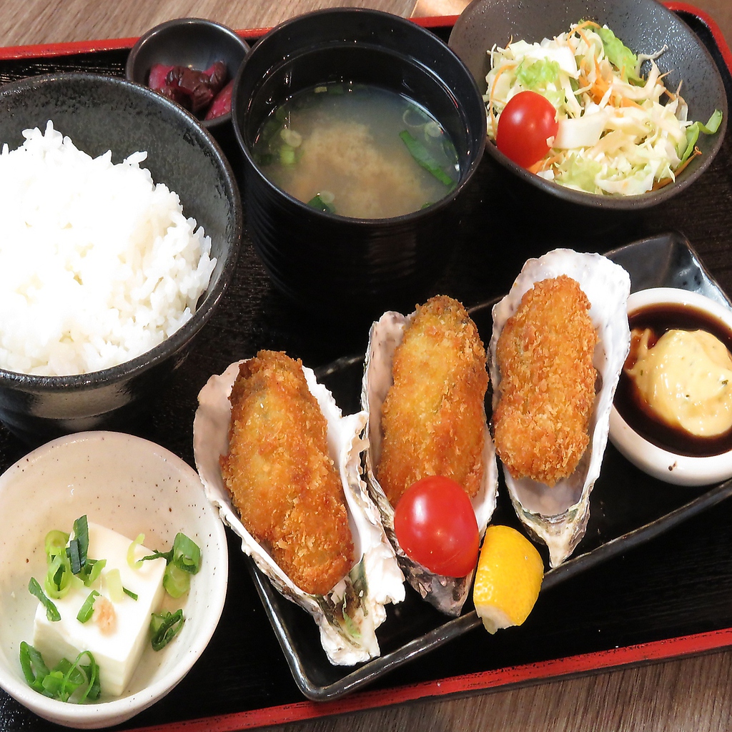 お得なランチ価格！大人気カキフライ定食　770円