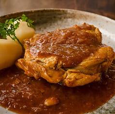 POLLO A LA CACEROLA やわらかハーブチキンのトマトソース煮込み