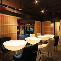 ワインもカクテルも楽しめる贅沢時間。