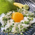 料理メニュー写真&nbsp;イカそうめんの卵黄のせ