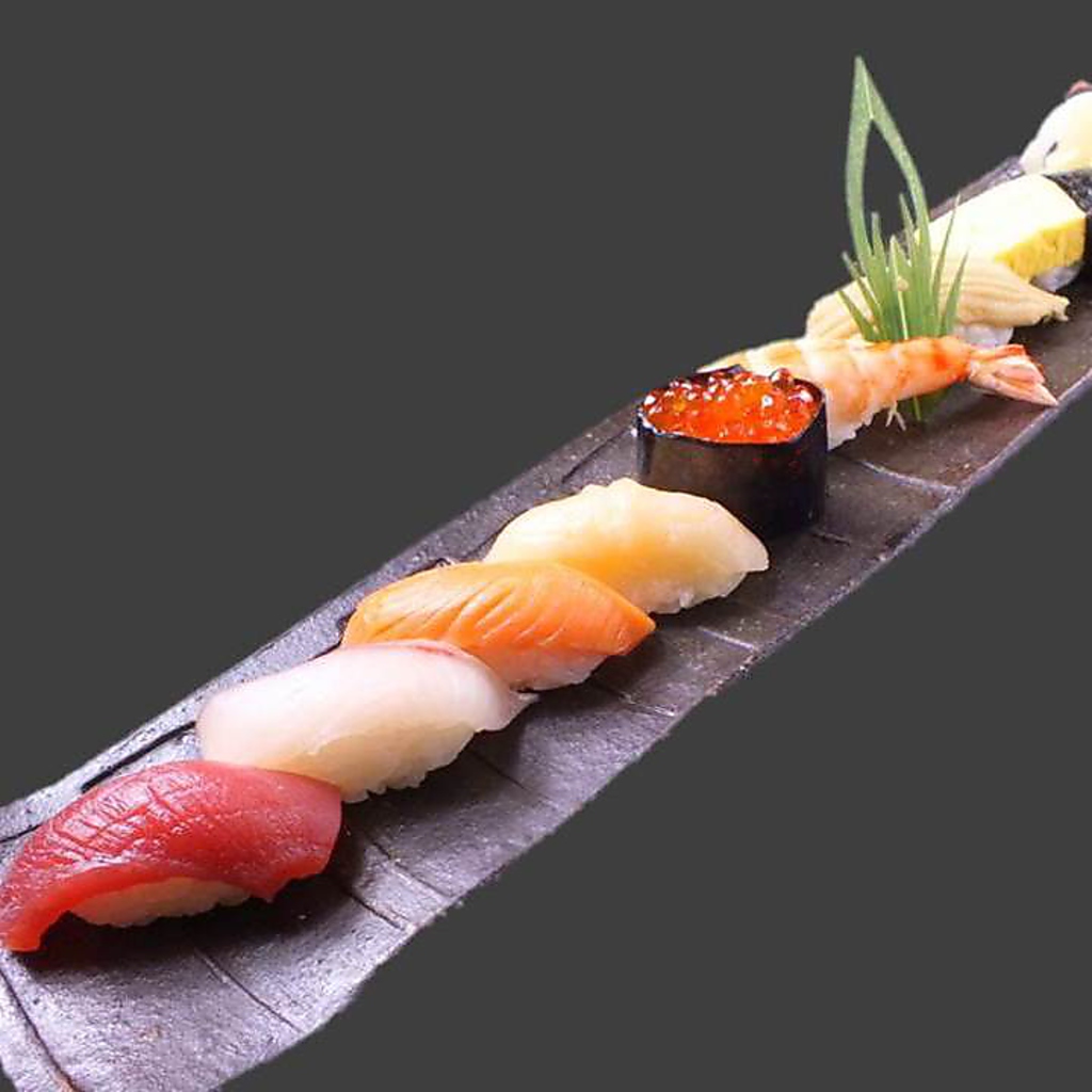 田むら一押しメニュー寿司の8貫握り880円（税抜）！！