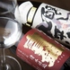 ワイングラスで提供するこだわりの日本酒。