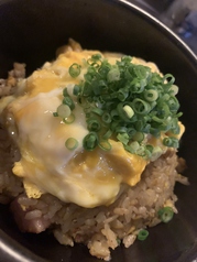 黄金　石焼チャーハン(食べるラー油添え)