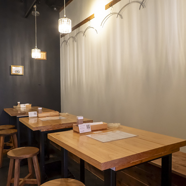 貝汁ぎょうざ専門 SHELL Bom シェルボムの雰囲気1