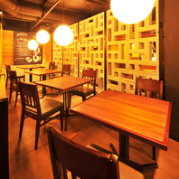 もちろんテーブル席もあるんです！！