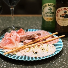 生ハム・サラミ盛り合わせ（2人前～）