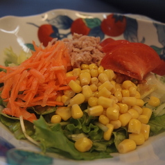 ツナとコーンの生野菜サラダ