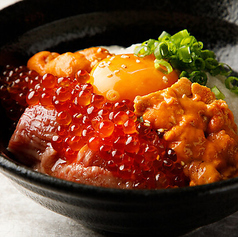 雲丹といくらのとろろユッケ丼