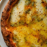 500度の高温で焼き上げる本格ナポリピッツァ！