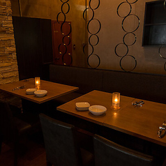 広々としたテーブル席