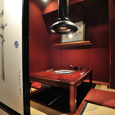 接待にも使えるお座敷の個室。ご家族でのお食事や普段の会社宴会にもおすすめです。