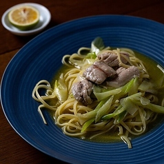 (パスタ) 秋刀魚と長葱とカボスのオイル