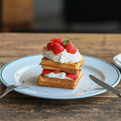 Seasonal Strawberry Waffle. いちごのワッフル