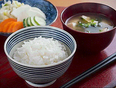 ご飯、味噌汁、香の物