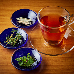 フレーバーティー（レモングラス、ミント、タイム） 1 cup