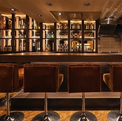 スタッフとの距離が近いカウンター席はおひとり様でもゆっくりお楽しみできます。