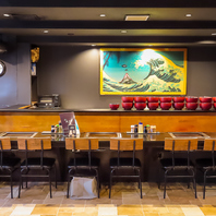 カウンターで大人のデートにも♪