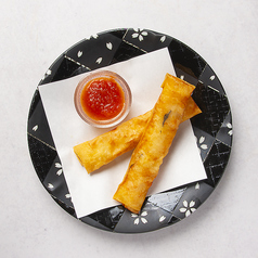 海老とチーズの春巻き トマトディップ添え