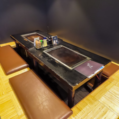 The和の雰囲気の店内！大通りから少し外れ、知る人ぞ知る隠れ家的なお店。掘りごたつ式のテーブルでごゆっくりお食事をお楽しみください♪