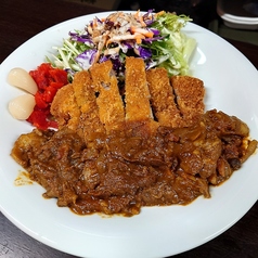 林SPFポークのローストンカツ・オリジナルスパイスカレーソース乗せ。
