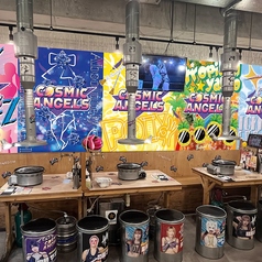 おひとり様も大歓迎◎気軽に楽しめるカウンター席もスターダム一色に♪