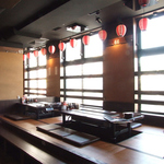 落ち着いた店内には掘り炬燵をご用意。ゆったり足を伸ばしてお寛ぎ下さい♪※写真は系列店