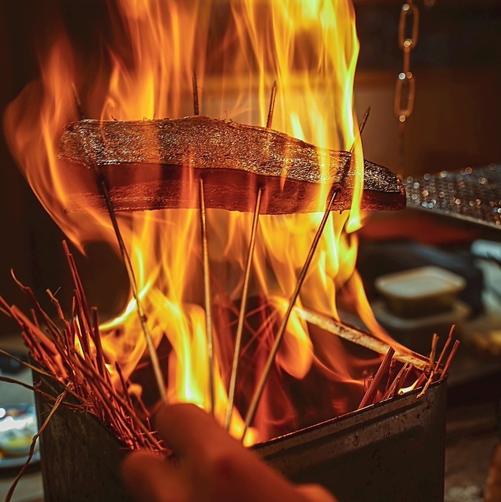 産地直送の生鰹の藁焼き