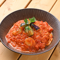 料理メニュー写真&nbsp;海老と揚げナスのトマトクリームパスタ