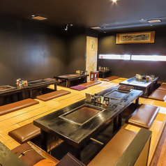 社会人から学生さんまで宴会にも使える店内♪最大42名様まで貸切可能☆もちろん少人数宴会はがぜん大人気♪お気軽にお問合せください！