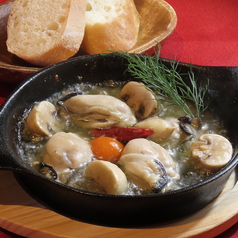 牡蠣とマッシュルームのアヒージョ