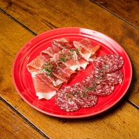 おつまみメニューもお食事もしっかりと！