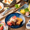 和食は、やはり日本酒や焼酎とともに楽しみたいもの。全国各地から日本酒、焼酎を豊富に取り揃えております。定番で人気のものだけでなく、希少な地酒や焼酎、特別なお食事の場に相応しいものもご用意しております。シーンに合わせてお召し上がりください。