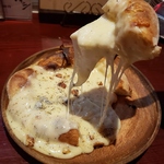 チーズ増し増しピッツァナイアガーラ！！チーズ好きにはたまらない！