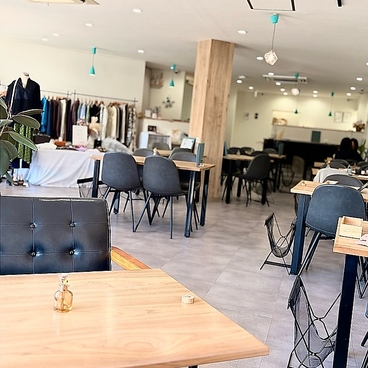 CAFE LUCIAS カフェ ルシアスの雰囲気1