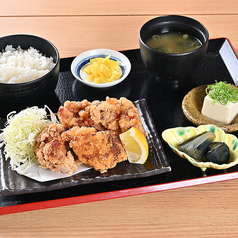 コスパ最強&ボリューム満点のランチ定食!