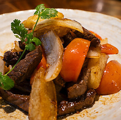 LOMO SALTADO 牛ヒレ肉のバルサミコ醤油炒め