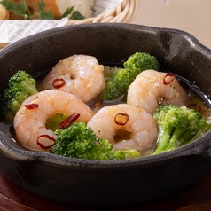海老とブロッコリーのアヒージョ