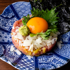 江戸前も粋 鮪たく卵黄のせ