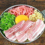 お好み焼きは、キャベツたっぷりの関西風と、そば又はうどん入りの広島風★どっちもボリューム満点!!