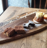 大切な日のお祝いに！特別なドルチェプレート