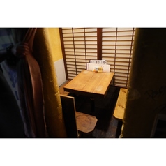 《新設!》『デート♪』にピッタリ!(気取らずほっこり過ごせ話も弾む♪)、友達との飲み会にもー暖色照明彩る店内ー◆ 2・3名の半個室のテーブル席