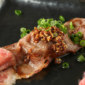 料理メニュー写真 黒毛和牛炙り肉寿司(1貫)