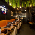 インドネパール料理 食べ放題 JUKSON BINDASS HOUSE 元町店の雰囲気1
