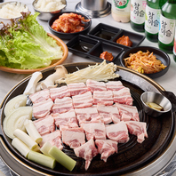 肉厚ジューシーなサムギョプサルを堪能。