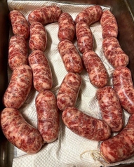 ジューシーで肉厚な自家製ソーセージの写真